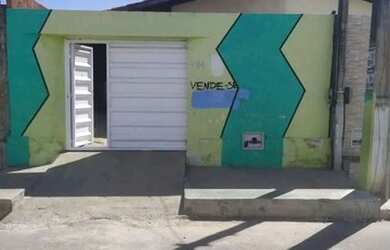 Imagem: A casa possui 2 Dormitórios, 1 Banheiro, 1 Vaga na garagem