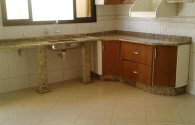 Imagem: A casa em condomínio possui 1 Dormitório, 1 Banheiro e está