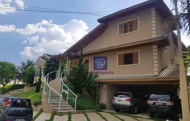 Imagem: A casa em condomínio possui 4 Dormitórios, 5 Banheiros, 4