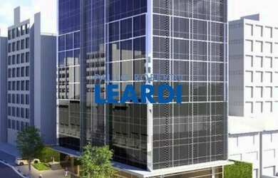 Imagem: O depósito possui 5 Vagas na garagem, 3.592m² de Área e