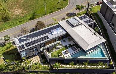 Imagem: A casa em condomínio possui 5 Dormitórios, 5 Banheiros, 5