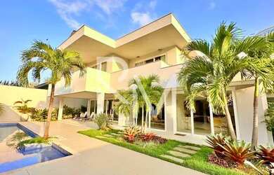 Imagem: A casa em condomínio possui 5 Dormitórios, 5 Banheiros, 4