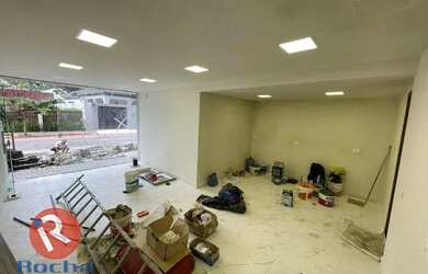 Imagem: O depósito possui 5 Vagas na garagem, 35m² de Área e está