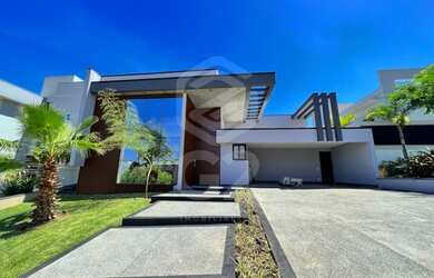 Imagem: A casa em condomínio possui 4 Dormitórios, 5 Banheiros, 4