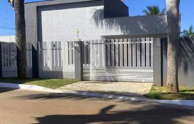 Imagem: A casa em condomínio possui 4 Dormitórios, 5 Banheiros, 2