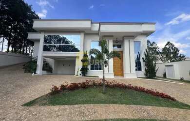 Imagem: A casa em condomínio possui 4 Dormitórios, 5 Banheiros, 5