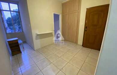 Imagem: O apartamento possui 2 Dormitórios, 1 Banheiro, 45m² de Área