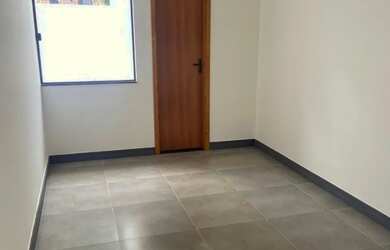 Imagem 5: Vendo casa de 2/4 sendo uma suíte no sim