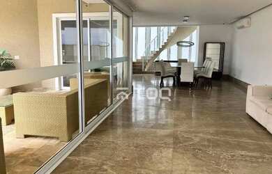 Imagem: A casa em condomínio possui 5 Dormitórios, 5 Banheiros, 5