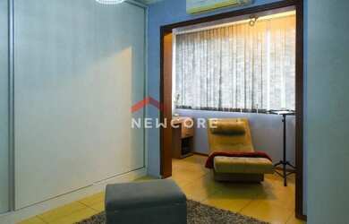 Imagem: A casa possui 3 Dormitórios, 4 Banheiros, 2 Vagas na garagem