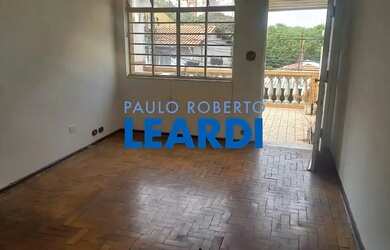 Imagem: A casa possui 4 Dormitórios, 3 Banheiros, 2 Vagas na garagem