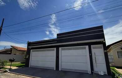 Imagem: A casa em condomínio possui 3 Dormitórios, 2 Banheiros, 2