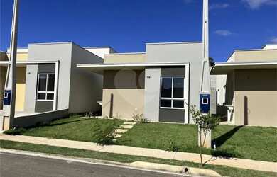 Imagem: A casa em condomínio à venda possui 2 Dormitórios, 1 Banheiro