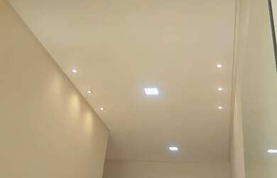 Imagem: A casa possui 3 Dormitórios, 2 Banheiros, 1 Vaga na garagem