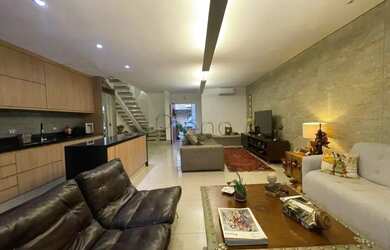 Imagem: A casa em condomínio possui 3 Dormitórios, 4 Banheiros, 2