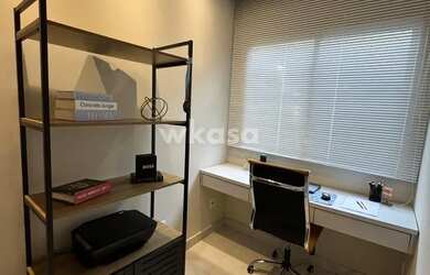 Imagem: A casa possui 4 Dormitórios, 3 Banheiros, 2 Vagas na garagem