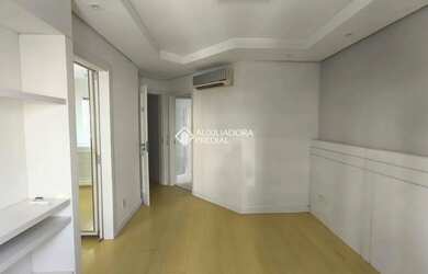 Imagem: O apartamento possui 3 Dormitórios, 2 Banheiros, 2 Vagas na