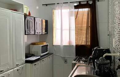 Imagem: A casa possui 2 Dormitórios, 2 Banheiros, 1 Vaga na garagem