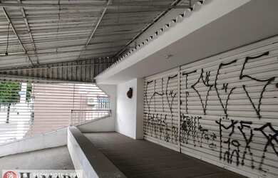 Imagem: O depósito possui 2 Vagas na garagem, 250m² de Área e está