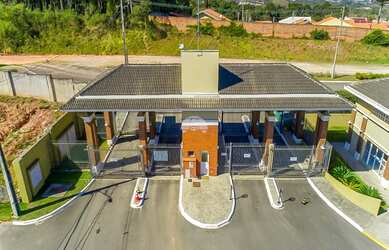 Imagem: O terreno possui 298m² de Área e está localizado em Arruda