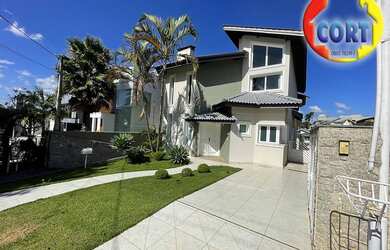 Imagem 5: Casa para venda com lareira e quintal em condomínio de Arujá