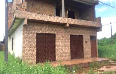 Imagem: A casa possui 3 Dormitórios, 2 Banheiros, 100m² de Área e