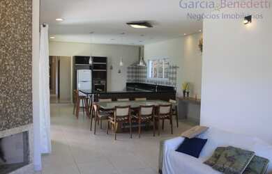 Imagem: A casa em condomínio possui 4 Dormitórios, 5 Banheiros, 5