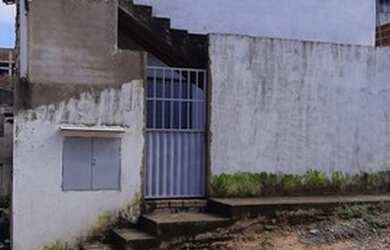 Imagem: A casa possui 4 Dormitórios, 3 Banheiros, 2 Vagas na garagem