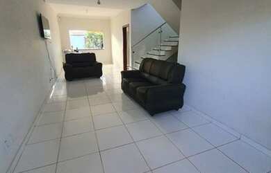 Imagem: A casa possui 3 Dormitórios, 3 Banheiros, 4 Vagas na garagem