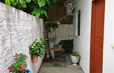 Imagem: A casa possui 2 Dormitórios, 1 Banheiro e 1 Vaga na garagem