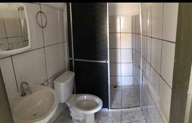 Imagem: A casa possui 4 Dormitórios, 3 Banheiros, 2 Vagas na garagem