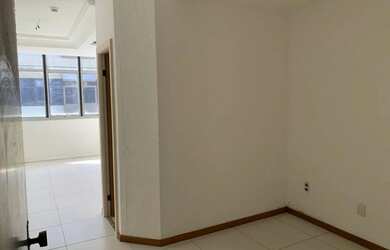 Imagem: O depósito possui 1 Vaga na garagem e 27m² de Área e está