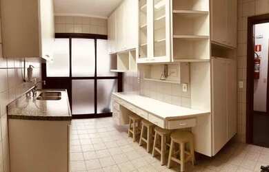 Imagem: O apartamento para alugar possui 4 Dormitórios, 5 Banheiros