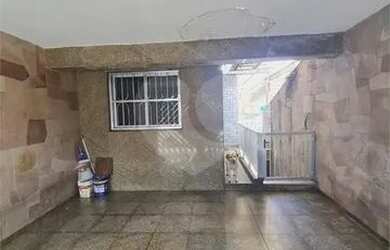 Imagem: A casa possui 5 Dormitórios, 4 Banheiros, 2 Vagas na garagem