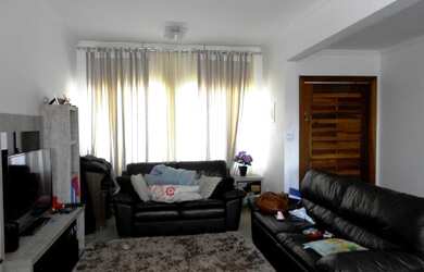 Imagem: A casa possui 3 Dormitórios, 2 Banheiros, 344m² de Área e