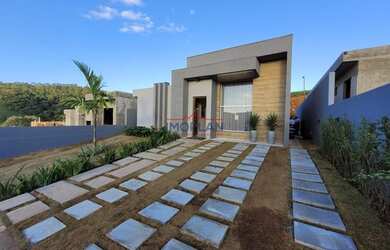 Imagem: A casa em condomínio possui 3 Dormitórios, 3 Banheiros, 2