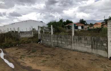 Imagem: O terreno possui 800m² de Área e está localizado em Asa