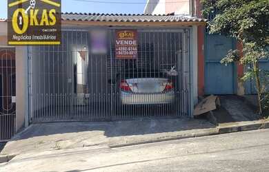 Imagem: A casa possui 2 Dormitórios, 1 Banheiro, 2 Vagas na garagem