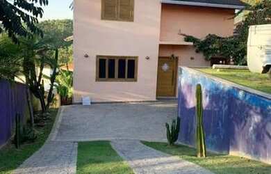 Imagem: A casa em condomínio possui 3 Dormitórios, 4 Banheiros, 4