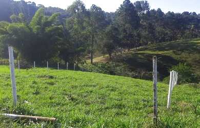 Imagem: O terreno possui 1000m² de Área e está localizado em Centro