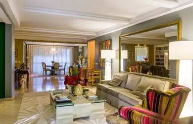 Imagem: A casa possui 4 Dormitórios, 5 Banheiros, 5 Vagas na garagem