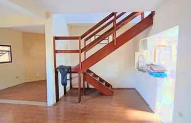 Imagem: A casa possui 3 Dormitórios, 1 Banheiro, 1 Vaga na garagem