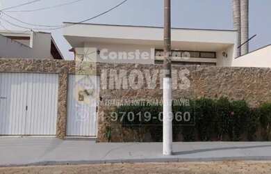 Imagem: A casa possui 3 Dormitórios, 1 Banheiro, 5 Vagas na garagem