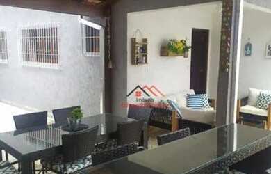 Imagem: A casa possui 3 Dormitórios, 3 Banheiros, 4 Vagas na garagem