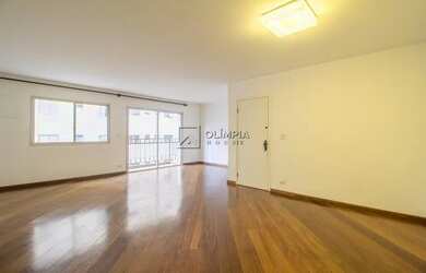 Imagem: O apartamento possui 4 Dormitórios, 3 Banheiros, 3 Vagas na