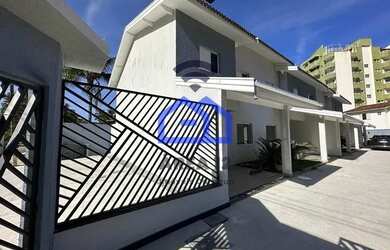 Imagem: A casa possui 3 Dormitórios, 2 Banheiros, 1 Vaga na garagem