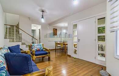 Imagem: A casa em condomínio possui 4 Dormitórios, 4 Banheiros, 2