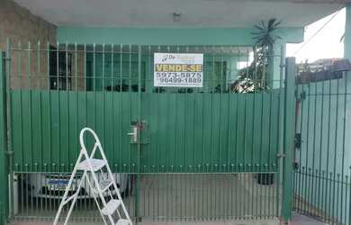 Imagem: A casa à venda possui 2 Dormitórios, 2 Banheiros, 2 Vagas