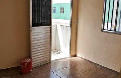 Imagem: A casa em condomínio possui 3 Dormitórios, 1 Banheiro, 1 Vaga