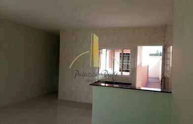 Imagem: A casa possui 2 Dormitórios, 1 Banheiro, 2 Vagas na garagem